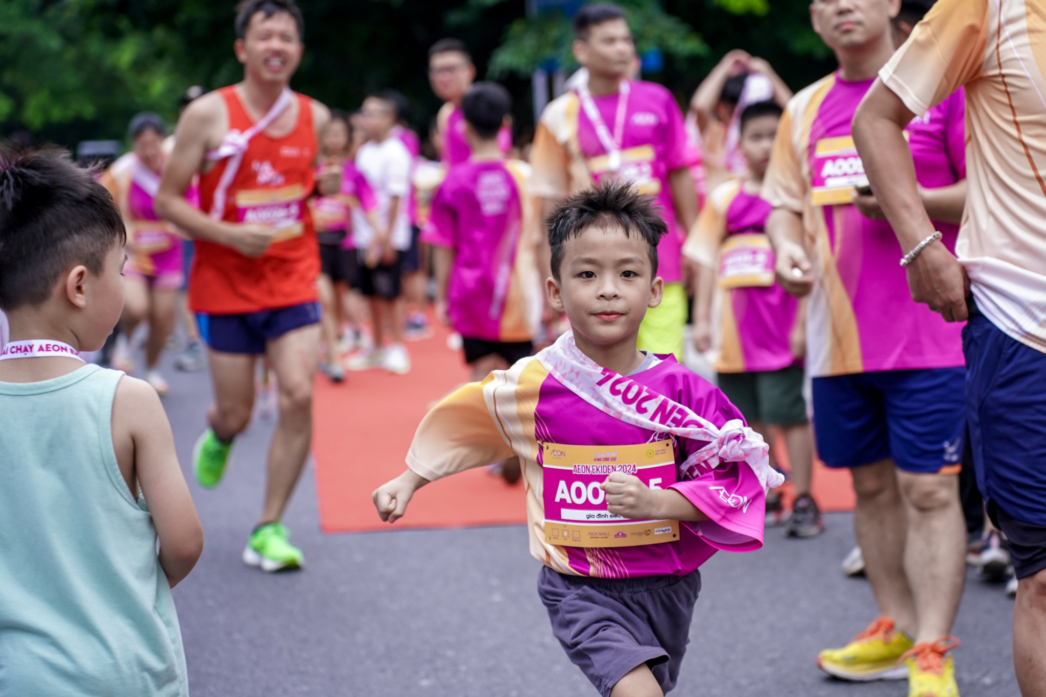 Giải chạy gắn kết các thành viên trong gia đình, cộng đồng bằng hình thức chạy tiếp sức